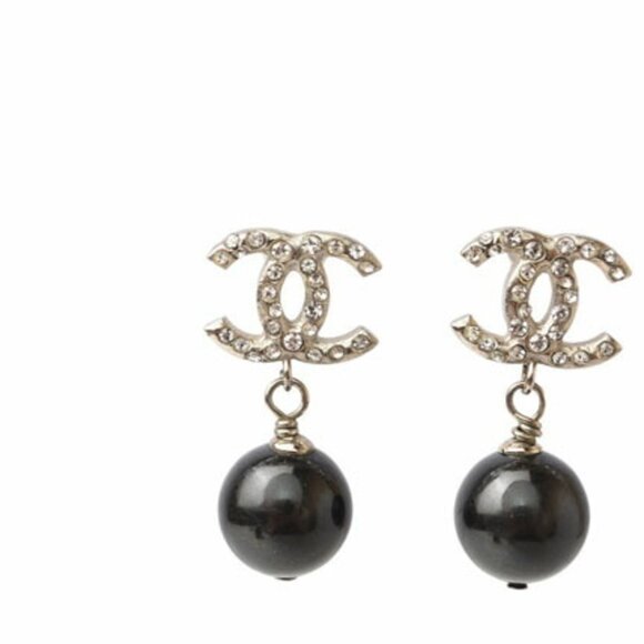 CHANEL Black Pearl Earrings - Picture 5 of 7
